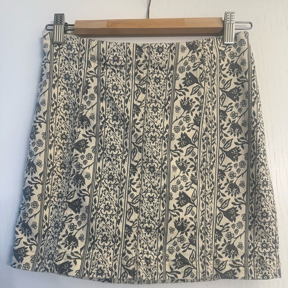 Free People Modern Femme Denim Mini Skirt Floral Print, Size 2 - Picture 3 of 4
